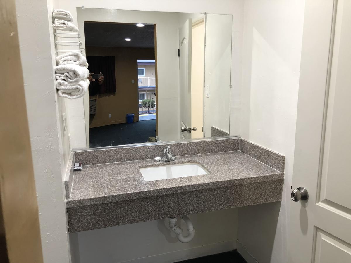 Los Angeles Inn & Suites - Lax West Athens Esterno foto